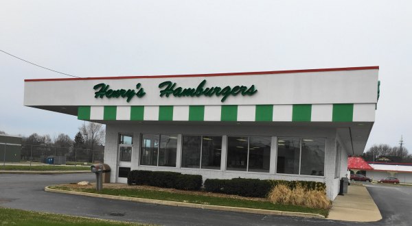 Visit Henry’s Hamburgers, The Small Town Burger Joint In Michigan That’s Been Around Since 1959