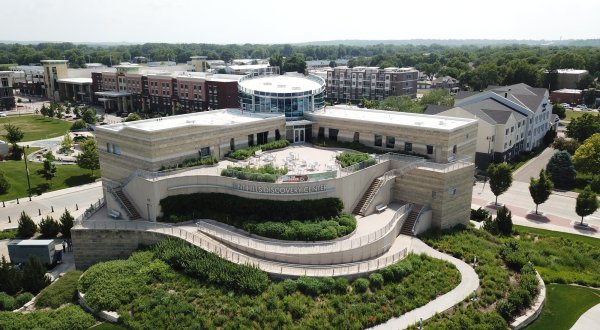 Learn All About How Kansas’ Nature Thrives At The Flint Hills Discovery Center