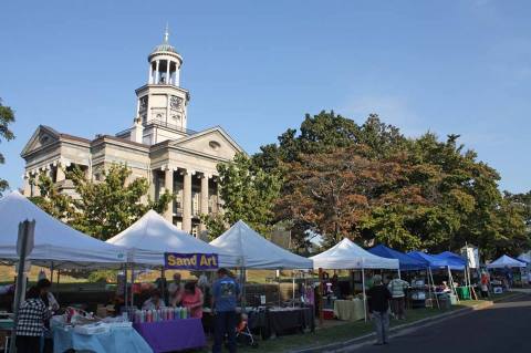The Old Court House Fall Flea Market In Mississippi Attracts People From All Over The Country