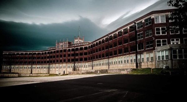 Play With The Paranormal At The Real Haunted House At Waverly Hills Sanatorium In Kentucky