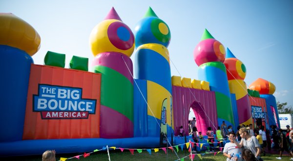 The World’s Biggest Bounce House Is Coming To Florida & Even Adults Can Indulge