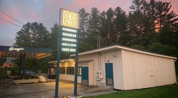 Get Your Burger Fix At Honeypie, A Yummy Roadside Burger Shack In Vermont