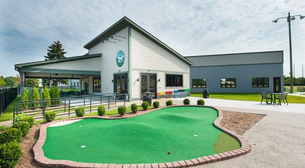 Play Mini Golf And Eat Delicious Pizza At Royal Oak Golf Center Near Detroit
