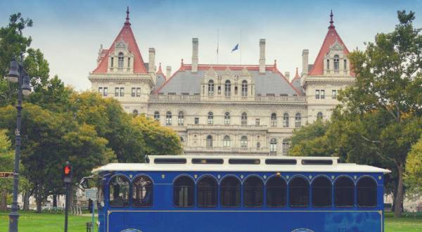 Take A One-Of-A-Kind Tour In New York With Historic Albany Trolley Tours