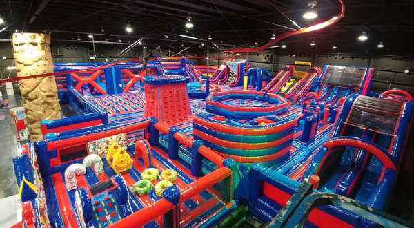 Take A Trip To Jumpin Fun Inflata Park, The 15,000 Square Foot Inflatable Playground in Florida