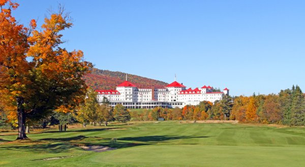 The Omni Mount Washington Resort Is Tailor-Made For A Fall Getaway