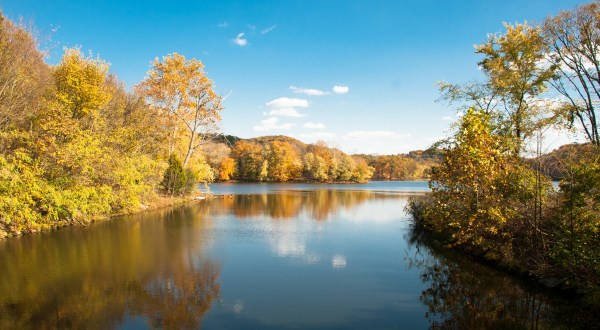 Surround Yourself With Fall Foliage At Radnor Lake, With An Easy 2-Mile Hike Near Nashville