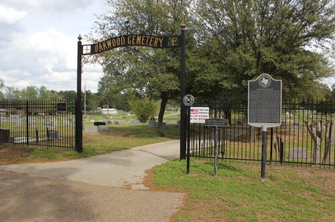Take A Ghost Walk Through Jefferson, The Most Haunted Small Town In Texas
