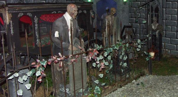 This Old Funeral Home Near Pittsburgh Is Now Terrifying A Haunted House