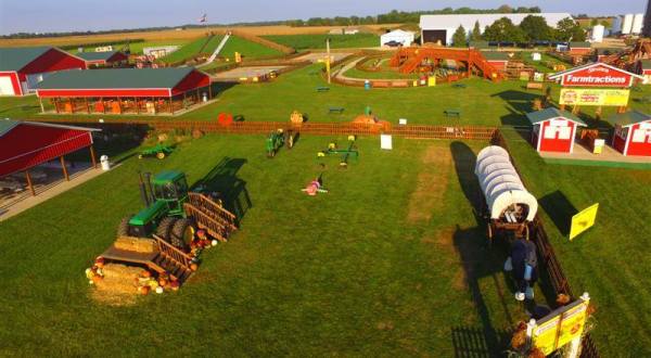 Visit A Fall-Themed Theme Park In Illinois At Stade’s Farm During Its Annual Festival