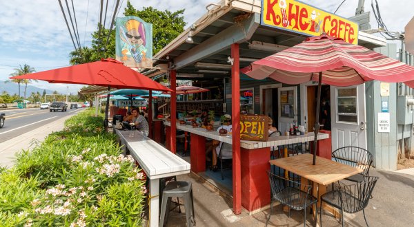 Dig Into Mouthwatering Local Breakfast Grindz At Kihei Caffe In Hawaii