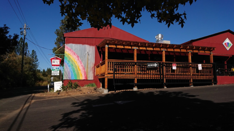 Try The Piping Hot Donuts And Cider From Rainbow Orchards In Northern California