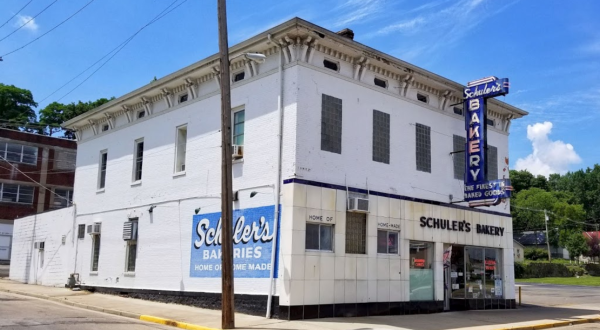 Take A Sweet Road Trip To Try The Pumpkin Cookies From Schuler’s Bakery Near Cincinnati