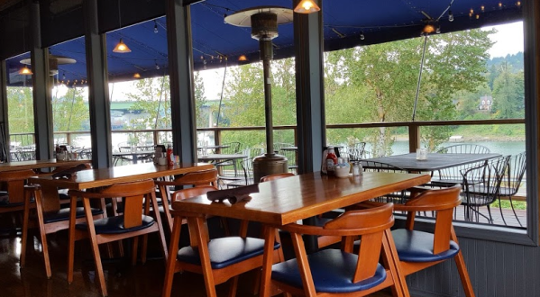 Dine Right On The Willamette River At The Beautiful Rivershore Bar & Grill In Oregon