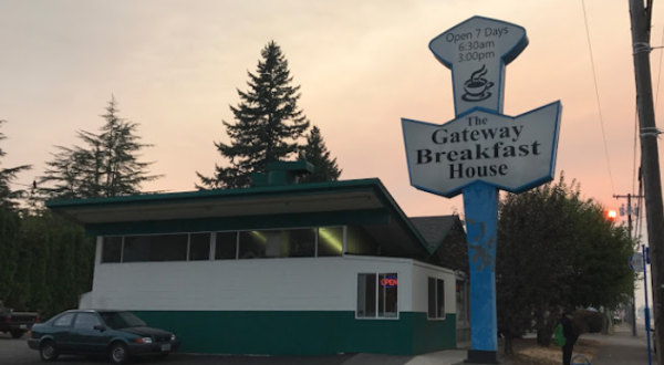The Plates Are Piled High With Breakfast Food At The Delicious Gateway Breakfast House In Oregon