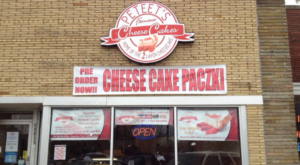 The Pumpkin Cheesecake From Peteet’s Near Detroit Is Made To Be Devoured
