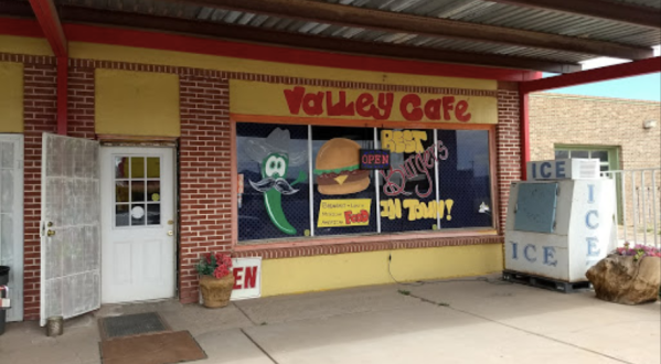 Valley Cafe Is Home To The Best Green Chile Cheeseburger In New Mexico