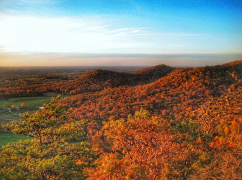 7 Fall Foliage Trails In Kentucky To Explore During Our State's Best Hiking Season