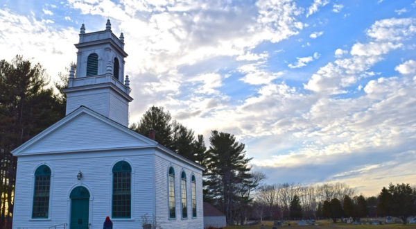 The Newington Meeting House Dates Back To 1717, Making It The Oldest Church In New Hampshire