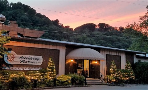 Dine Right On The Allegheny River At The Beautiful Allegheny Mariner Restaurant Near Pittsburgh