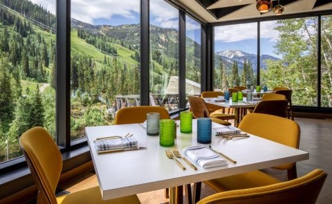 SeventyOne Is The Newest Restaurant At Utah's Snowbird Resort, And It's A Delightful Throwback To The 1970s