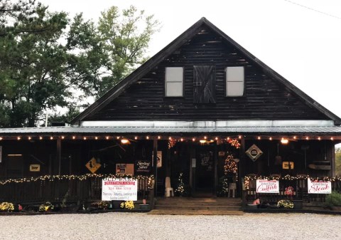 Alabama's The Old Barn Restaurant Is A Delicious Steakhouse Hiding In A Former Barn
