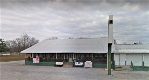 Alabama's Farm House Cafe Is A Charming Small Town Restaurant