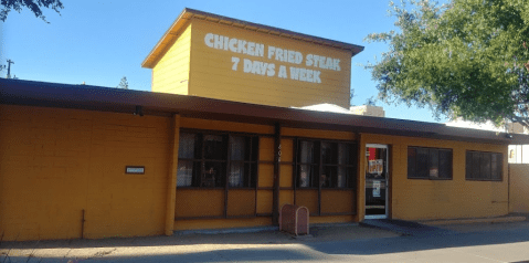This Old-School Arizona Restaurant Serves Chicken Dinners To Die For