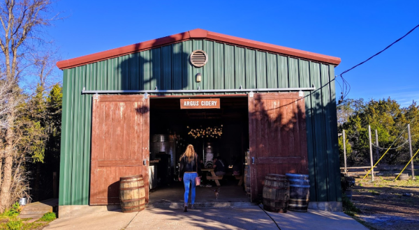 Visit These 4 Charming Cider Mills In Texas For A Grown-Up Fall Treat