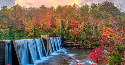 Take A 2-Hour Drive Through Alabama To See This Year's Beautiful Fall Colors