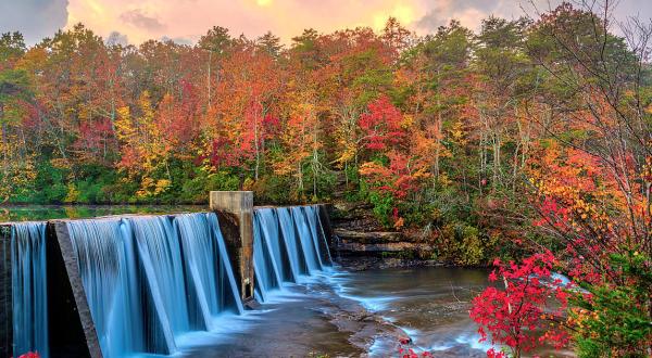 Take A 2-Hour Drive Through Alabama To See This Year’s Beautiful Fall Colors