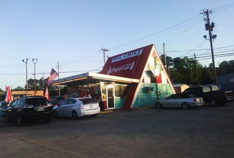 Visit Big Chief Drive-In, The Small Town Burger Joint In Alabama That's Been Around Since 1963