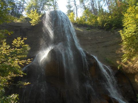 Smith Falls Trail Is A Beginner-Friendly Waterfall Trail In Nebraska That's Great For A Family Hike