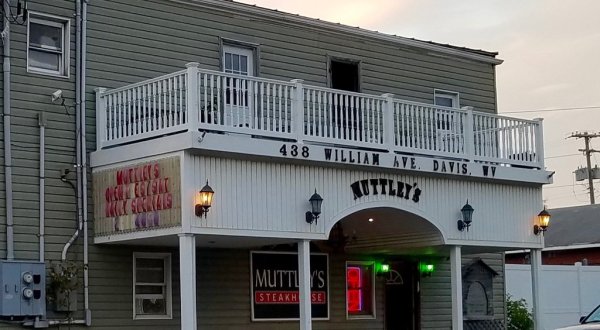 Dine at Muttley’s Downtown, A Delicious Out Of The Way Steakhouse In West Virginia