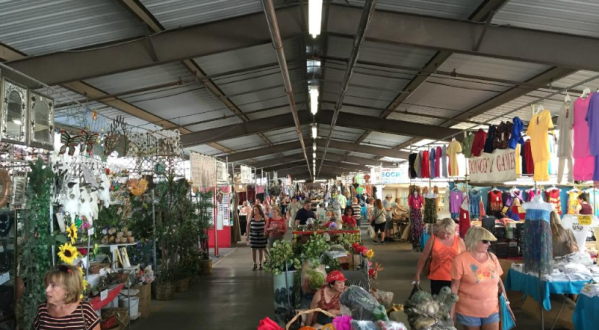 Over 1500 Vendors Set Up Shop At Mesa Market Place In Arizona