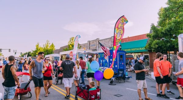 Over 25 Food Trucks Gather In One Place At Heard on Hurd In Oklahoma