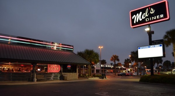 The Best Diner Food Is At Mel’s Diner, A 50s Themed Restaurant In Louisiana