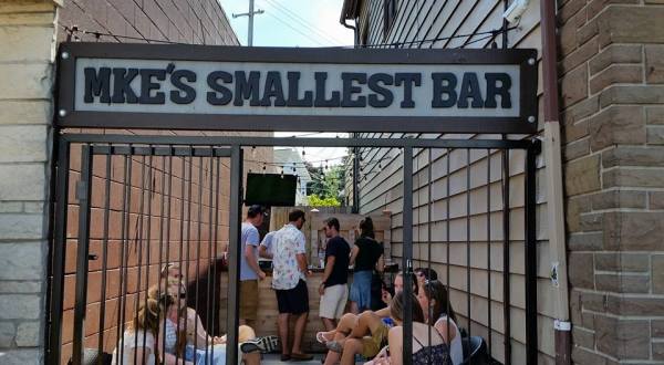 Located In A Tiny Alleyway, MKE’s Smallest Bar In Wisconsin Is Unlike Any Other