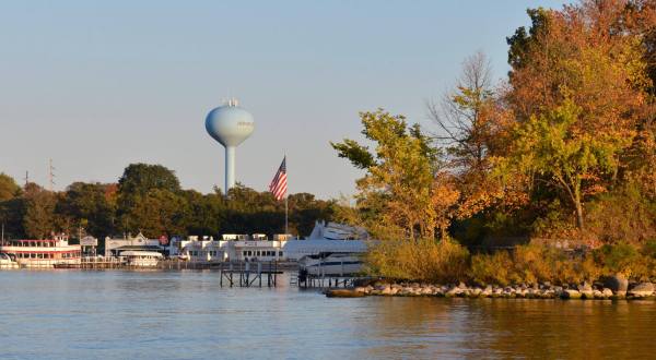 8 Things To Do In The Iowa Great Lakes Region This Fall