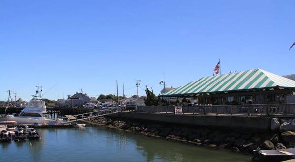 Enjoy Humble Seafood Right On The Water At Lobster Hut In Massachusetts