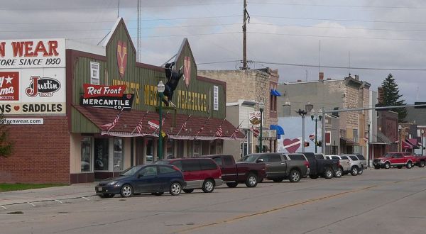 Explore History, Charm, And A Scenic Drive To The Town Of Valentine In Nebraska