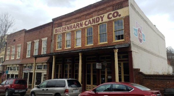 Take A Tasty Trip Back In Time With A Visit To Biedenharn Coca-Cola Museum In Mississippi 
