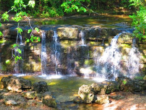 The Roark Creek Waterfall Trail In Missouri Will Lead You Straight To A Magnificent Waterfall
