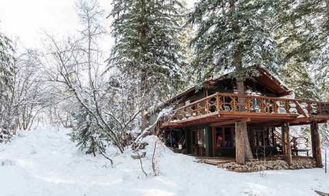 Snuggle Into A Treehouse Nestled Amongst The Trees At Utah's Sundance Resort This Winter