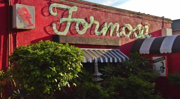 Dine Inside An Historic Red Trolley Car From 1904 At Formosa Cafe, An Iconic Southern California Eatery