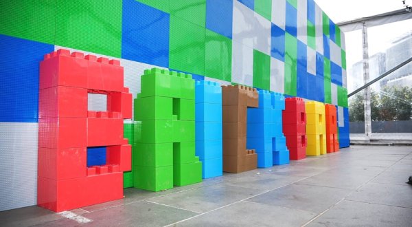 A Bar Made Entirely Of Legos, The Brick Bar, Is Coming To Cincinnati