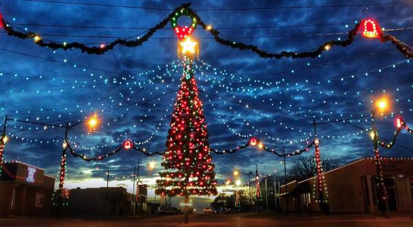 Plan A Visit Now To The Best Neighborhood Christmas Light Display In Kansas At Wakeeney