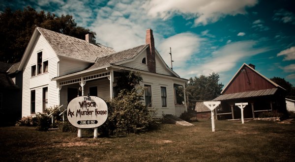 The Eerie Villisca Axe Murder House In Iowa Is One Of The Creepiest Places You Can Visit This Fall