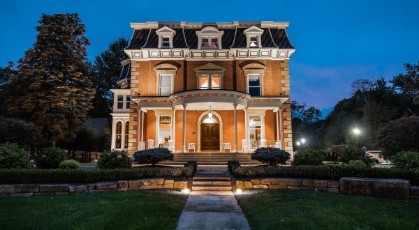 You’ll Feel Completely Relaxed After An Overnight Stay In Steele Mansion Near Cleveland