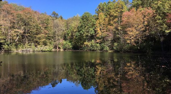 This Exhilarating Area Hike Near Pittsburgh Takes You To The Most Crystal Blue Lake